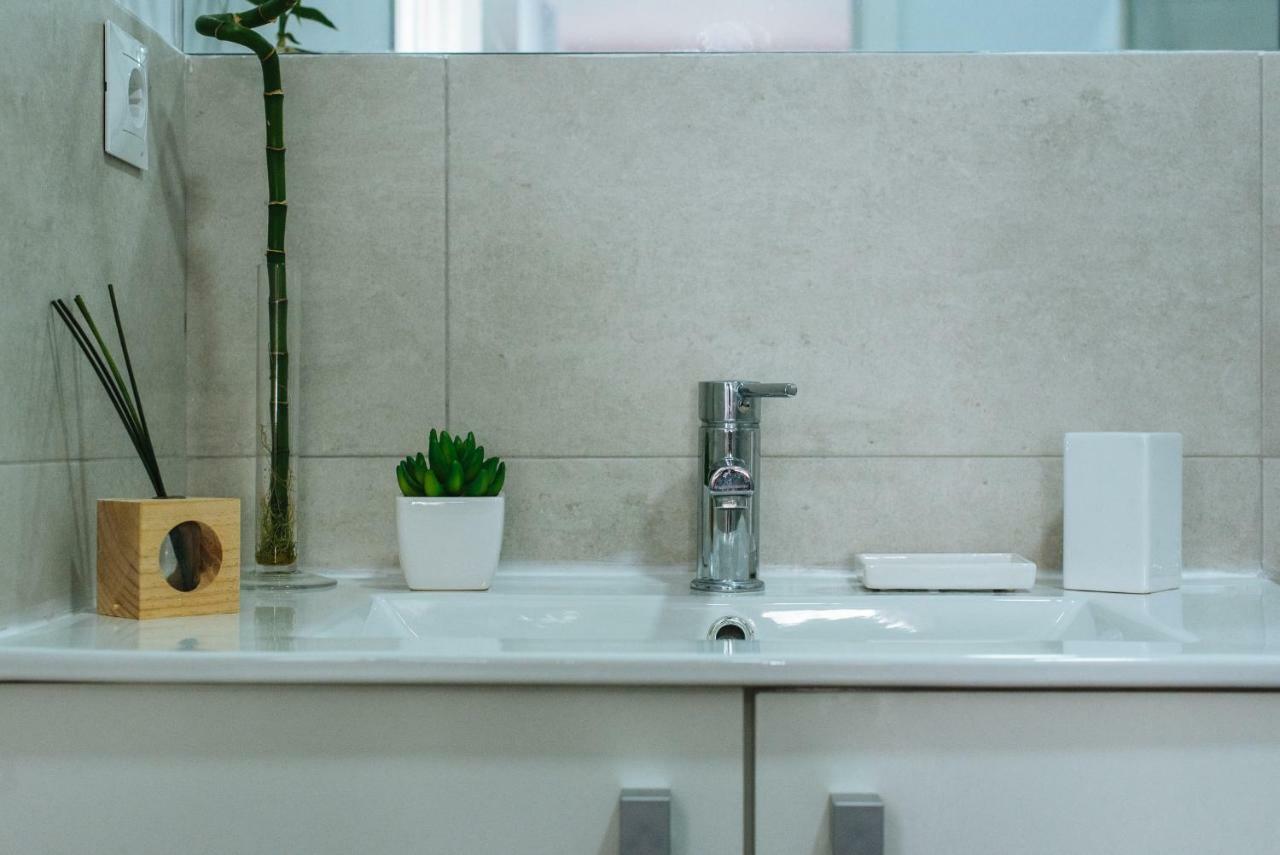 Hostly O'Donnell 1B Center-Fibre-Parking Op-Cless Apartment Sevilla Bagian luar foto